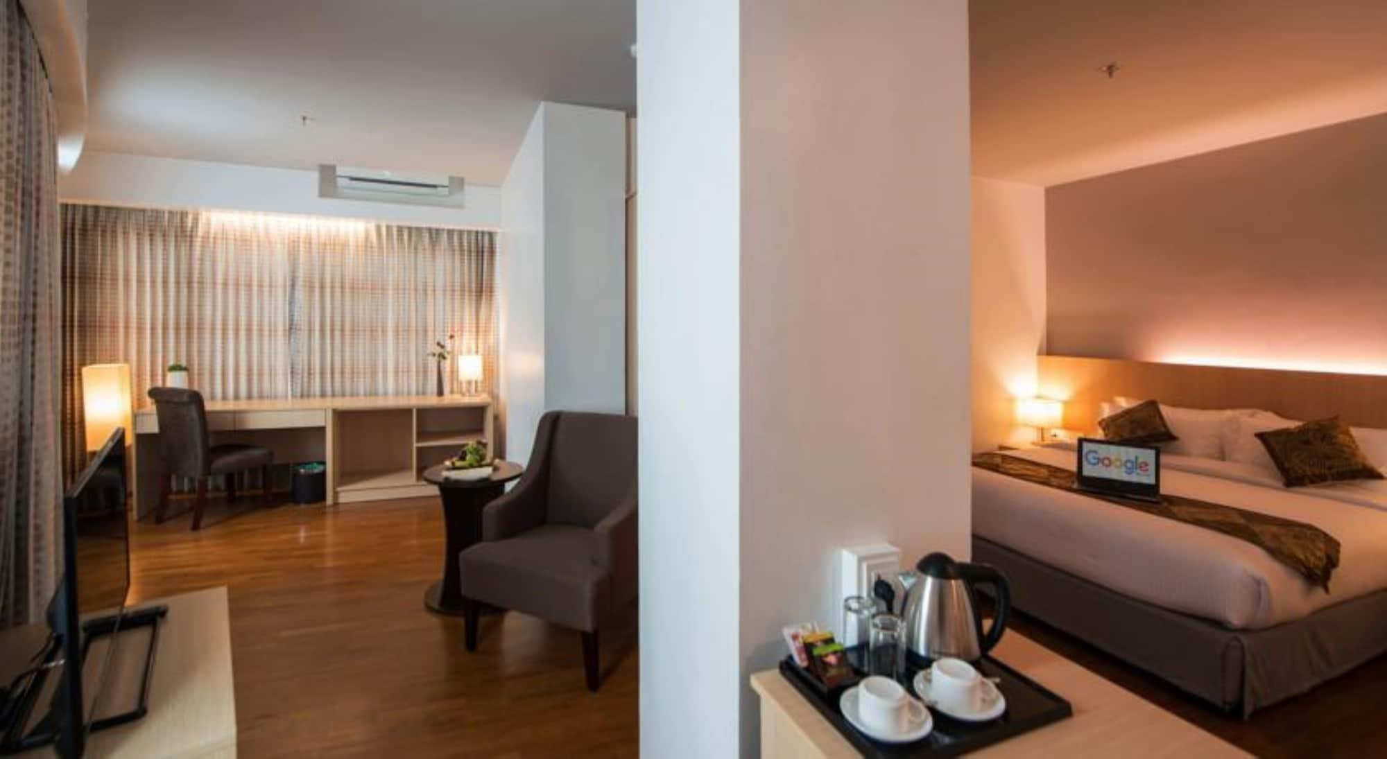 Wyne Hotel Yangon Extérieur photo