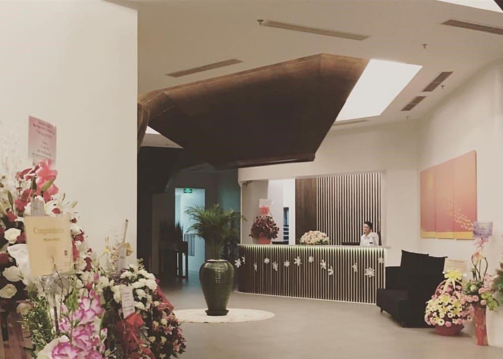 Wyne Hotel Yangon Extérieur photo