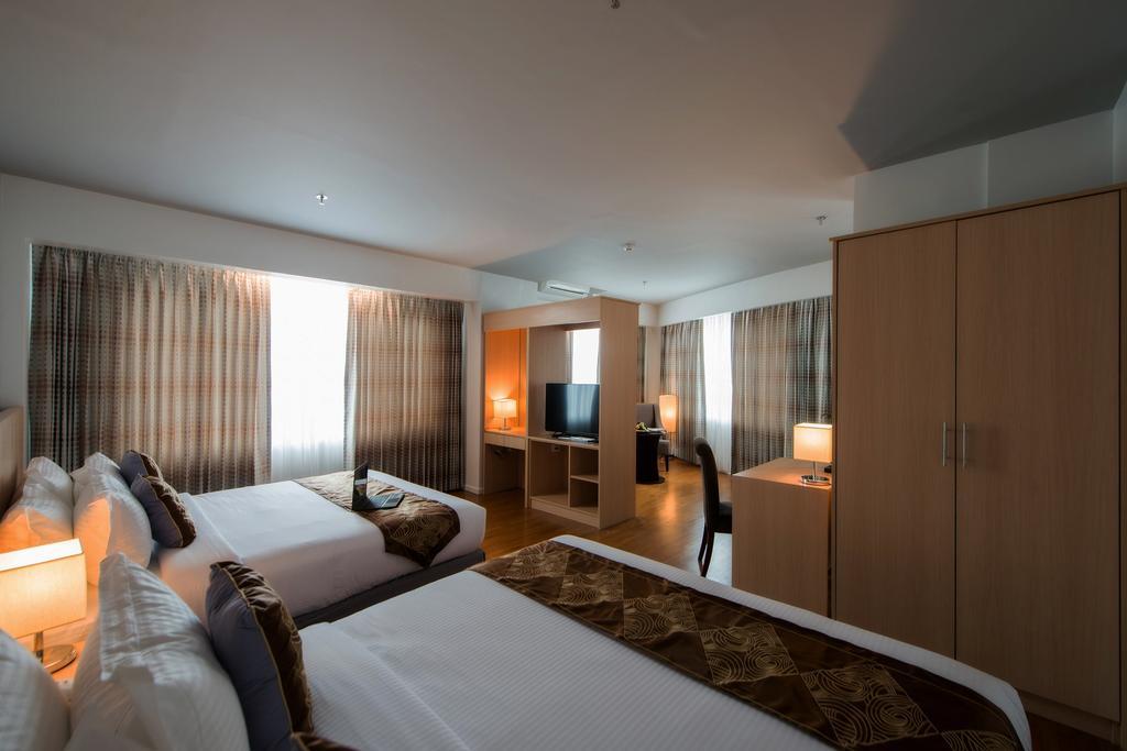 Wyne Hotel Yangon Extérieur photo