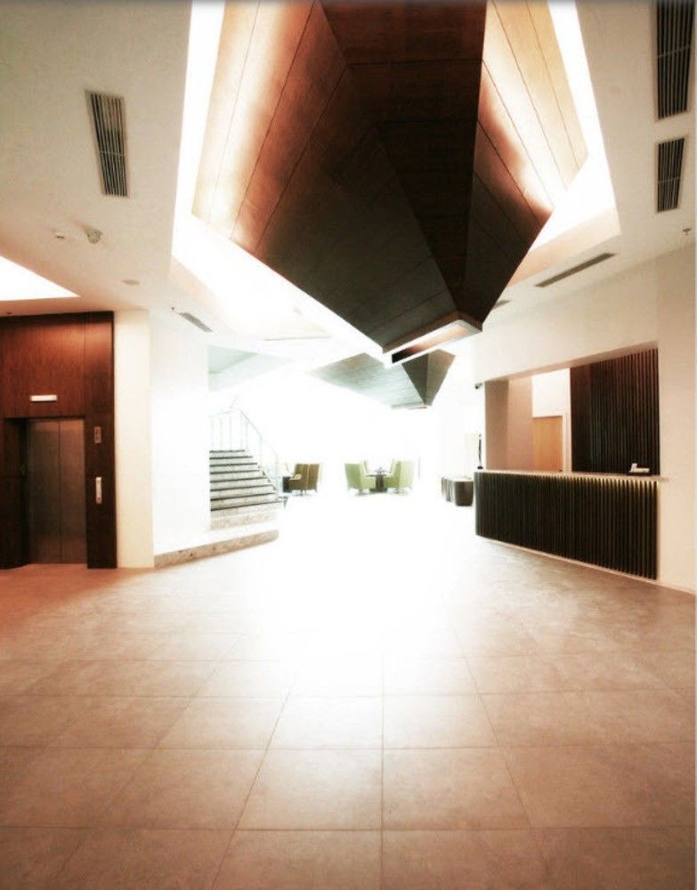 Wyne Hotel Yangon Extérieur photo